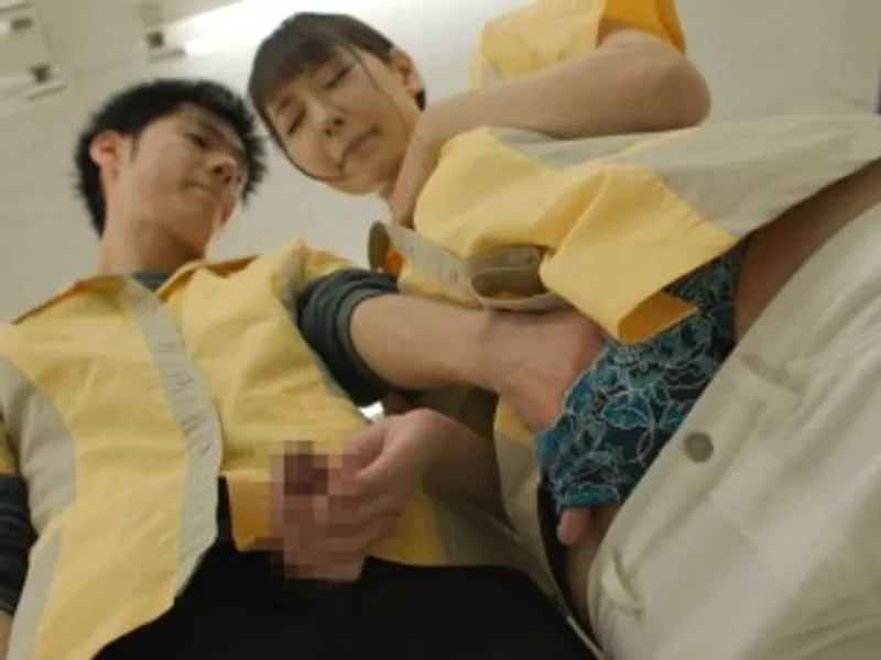 điên cuồng xxx cô đồng nghiệp dâm dục trong siêu thị mini